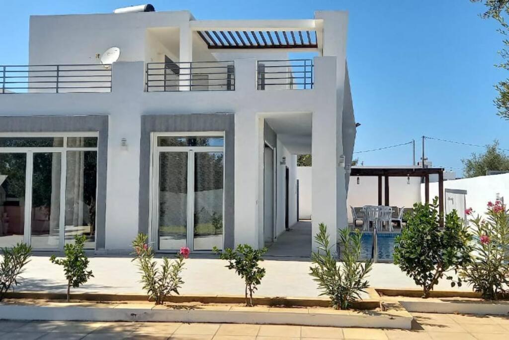Magnifique Villa Avec Piscine Sur L'Ile De Djerba Pour Vacances Arkou Екстериор снимка